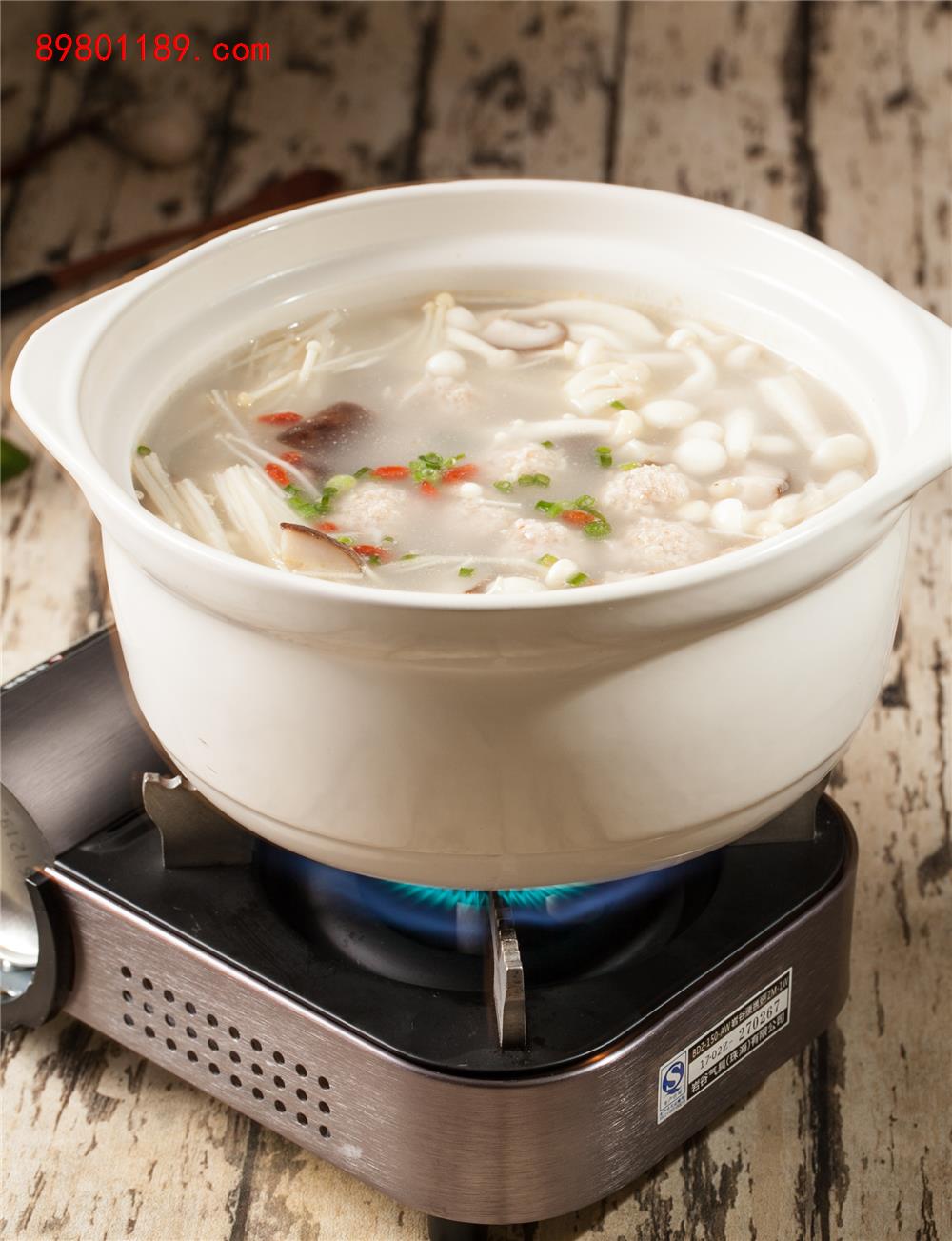 鸡汁肉丸鲜菌汤-