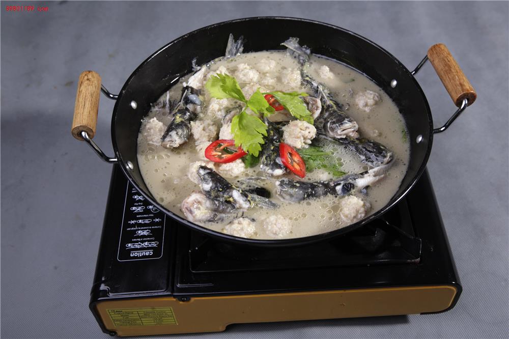 黄骨鱼炖肉丸