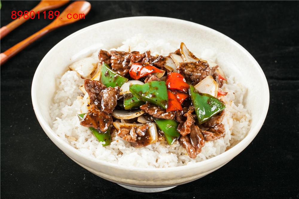 黑椒牛肉饭-
